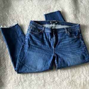 Kut from the Kloth size 14W raw hem ankle jeans